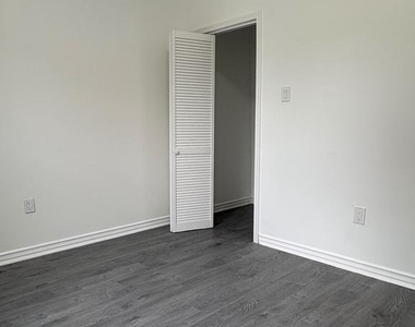 1733 W Erie Avenue - Photo Thumbnail 11