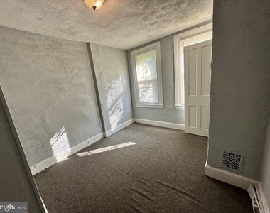 1836 E Westmoreland Street - Photo Thumbnail 6