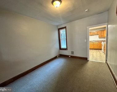 1836 E Westmoreland Street - Photo Thumbnail 4
