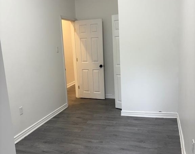 1733 W Erie Avenue - Photo Thumbnail 4