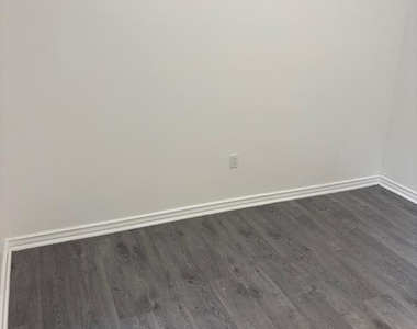 1733 W Erie Avenue - Photo Thumbnail 12