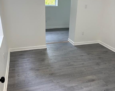 1733 W Erie Avenue - Photo Thumbnail 11
