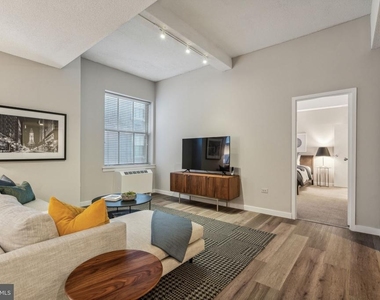 875 Sansom Street - Photo Thumbnail 2