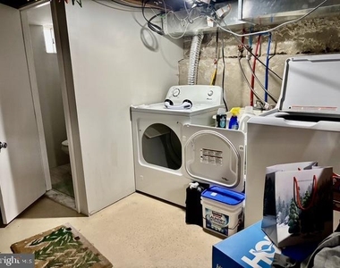 719 Sears Street - Photo Thumbnail 10