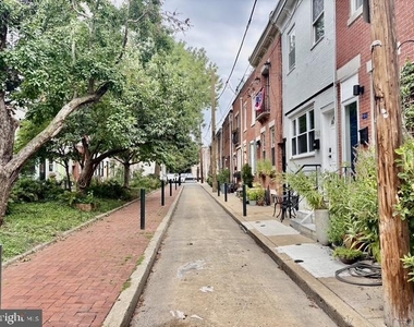 719 Sears Street - Photo Thumbnail 19