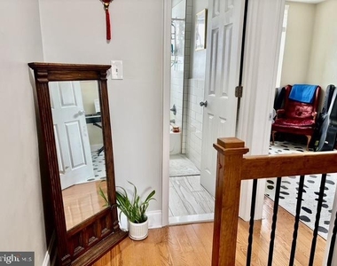 719 Sears Street - Photo Thumbnail 12