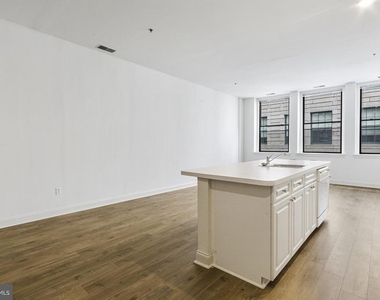1300 Chestnut Street - Photo Thumbnail 6
