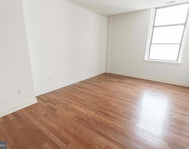 1300 Chestnut Street - Photo Thumbnail 15