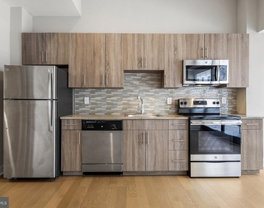 1300 Chestnut Street - Photo Thumbnail 3