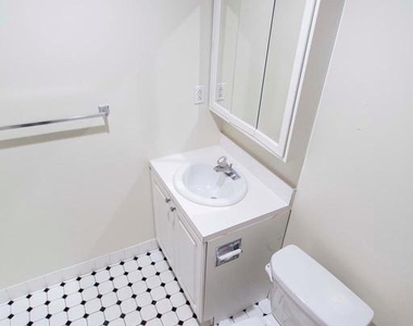 1300 Chestnut Street - Photo Thumbnail 19