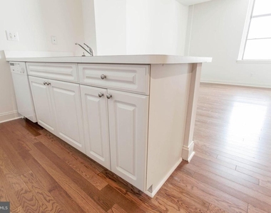 1300 Chestnut Street - Photo Thumbnail 9
