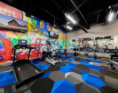 1329 Lombard Street - Photo Thumbnail 10
