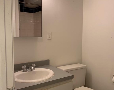 1211 Locust Street - Photo Thumbnail 5