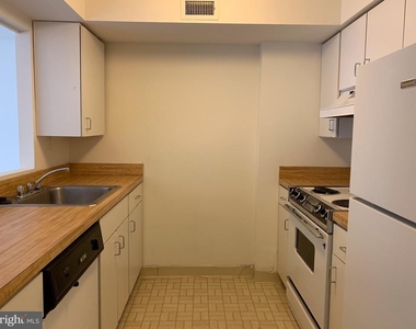 1211 Locust Street - Photo Thumbnail 10