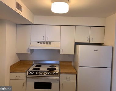 1211 Locust Street - Photo Thumbnail 6