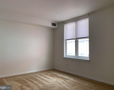 1211 Locust Street - Photo Thumbnail 8
