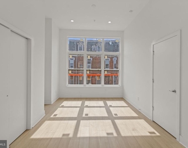 3952 Lancaster Avenue - Photo Thumbnail 6