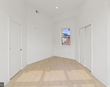 3952 Lancaster Avenue - Photo Thumbnail 7