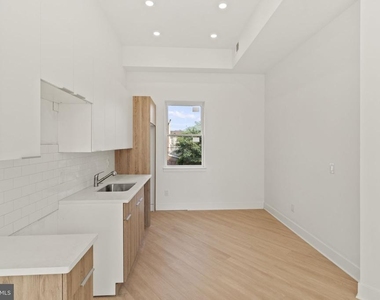 3952 Lancaster Avenue - Photo Thumbnail 3