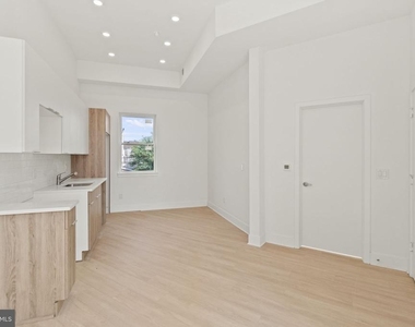 3952 Lancaster Avenue - Photo Thumbnail 2
