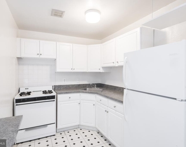 1218 Walnut Street - Photo Thumbnail 5