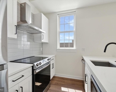 2513 N Howard Street - Photo Thumbnail 2