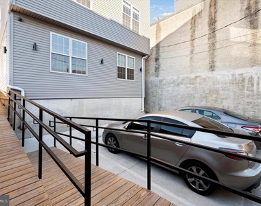 2513 N Howard Street - Photo Thumbnail 19