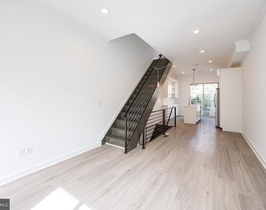 2137 Cross Street - Photo Thumbnail 1