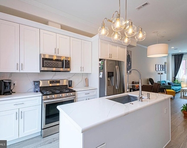 2137 Cross Street - Photo Thumbnail 23
