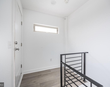 2137 Cross Street - Photo Thumbnail 30