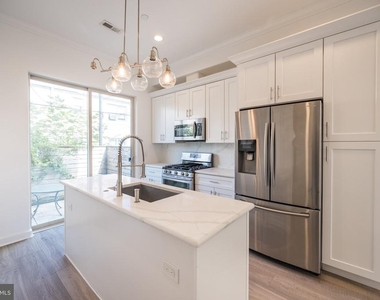 2137 Cross Street - Photo Thumbnail 5