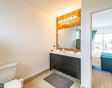 2137 Cross Street - Photo Thumbnail 15