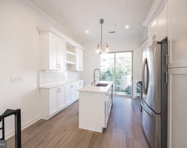 2137 Cross Street - Photo Thumbnail 4