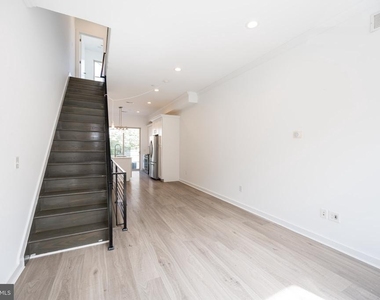2137 Cross Street - Photo Thumbnail 2