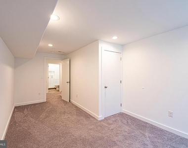 2137 Cross Street - Photo Thumbnail 3