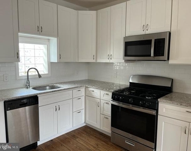 1622 Montrose Street - Photo Thumbnail 2
