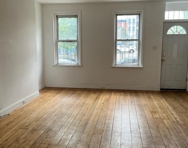 1622 Montrose Street - Photo Thumbnail 3