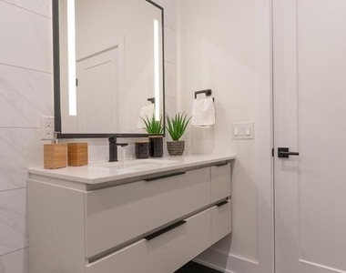 1421 E Columbia Avenue - Photo Thumbnail 27