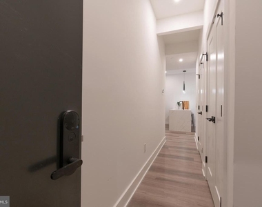 1421 E Columbia Avenue - Photo Thumbnail 11
