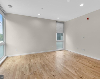 1317 Frankford Avenue - Photo Thumbnail 5