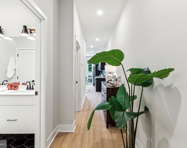 6910 Ridge Avenue - Photo Thumbnail 9
