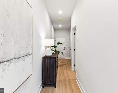 6910 Ridge Avenue - Photo Thumbnail 10