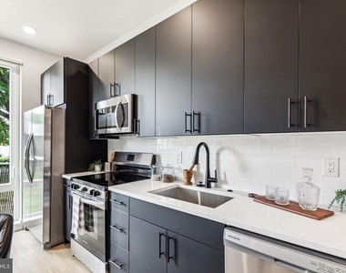 6910 Ridge Avenue - Photo Thumbnail 2