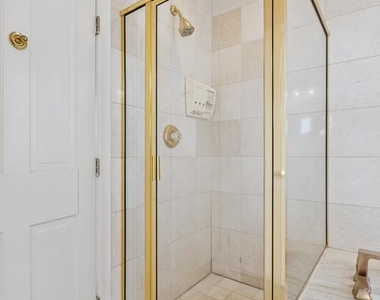 1512 Spruce Street - Photo Thumbnail 15