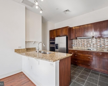 1512 Spruce Street - Photo Thumbnail 7