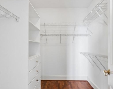 1512 Spruce Street - Photo Thumbnail 11