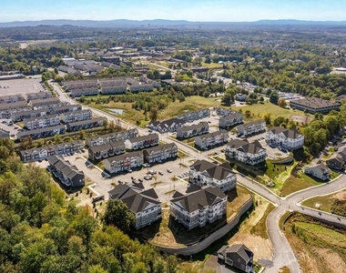 3040 Larkwood Circle - Photo Thumbnail 38
