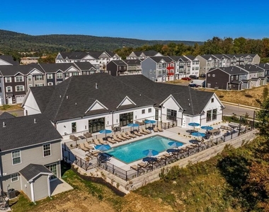 3040 Larkwood Circle - Photo Thumbnail 1