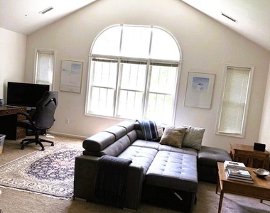 515 N Main Street - Photo Thumbnail 1