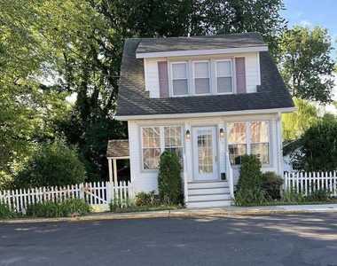 19 Snowden Avenue - Photo Thumbnail 2